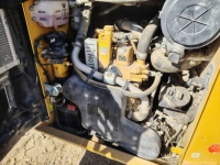 cat-r2l00698-10258514